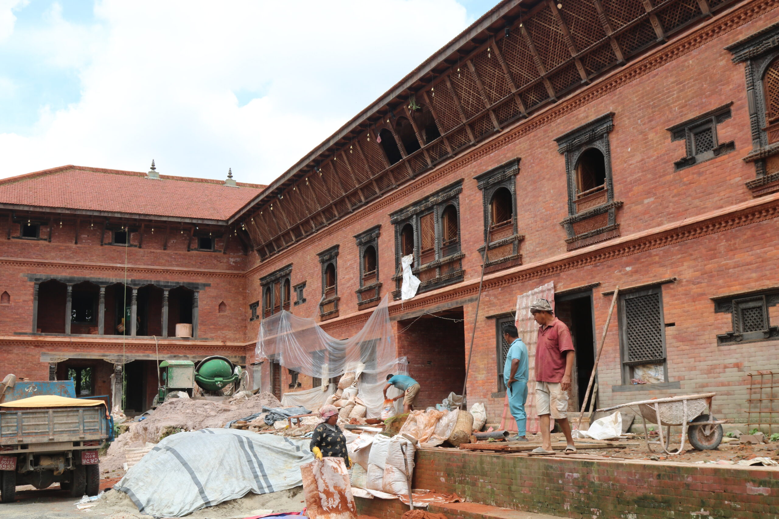 भद्रकाली मन्दिर धमाधम पुनर्निर्माण हुँदै